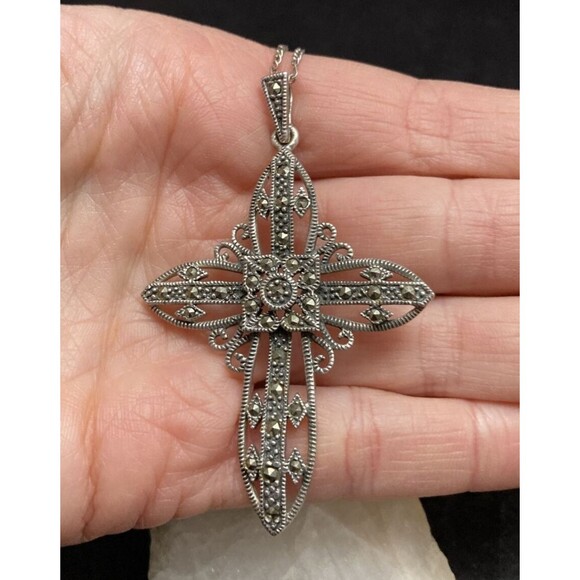 Vintage DBJ Victoria Townsend Cross Pendant 18.5'' Necklace 925 Silver 10g - Picture 5 of 10